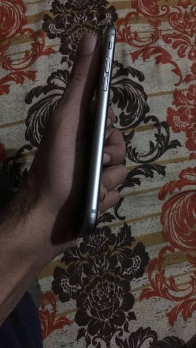 iPhone 6 16 gb available nonpta hai 10/9.5 condition cash on delivery