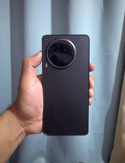 Tecno camon 30 12Gb Ram for sale