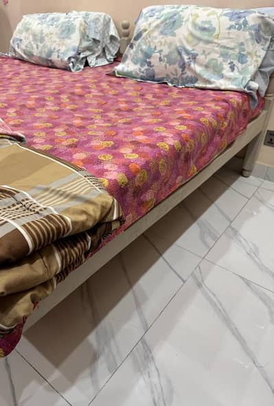 Single bed with mattress