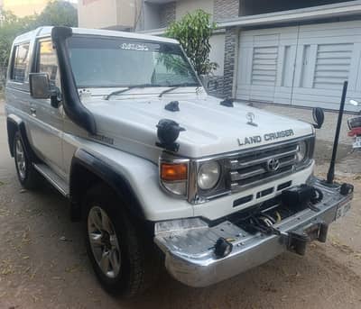 Toyota land cruiser rkr well maintained