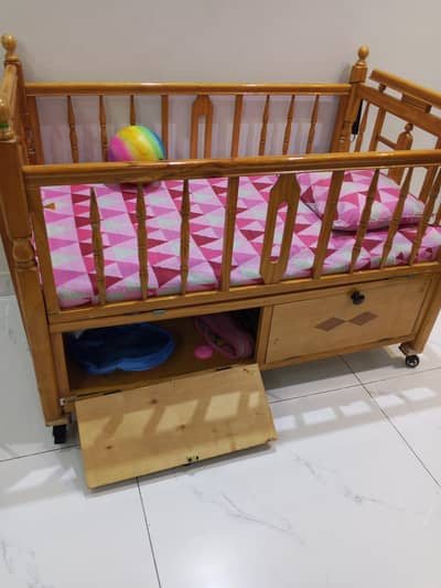 baby cot