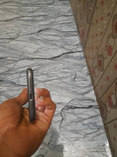 Secreen kye side par black nishan ha