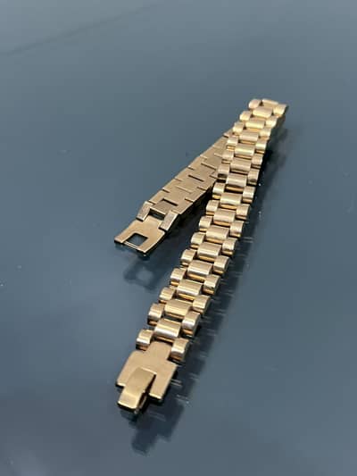 Gold bracelet
