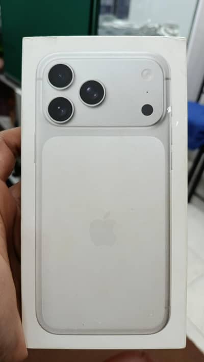 iPhone 17 pro max SIM lock