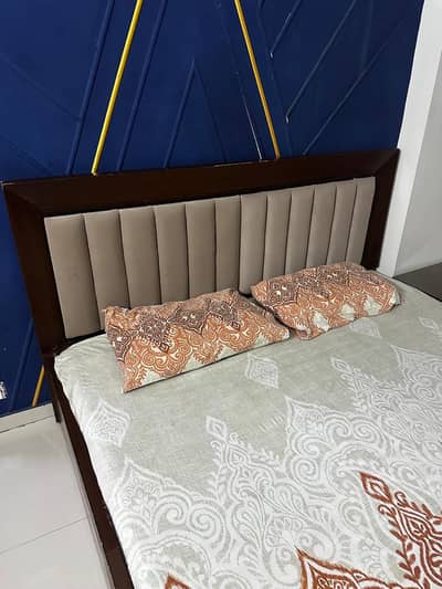 king size bed set with side table and dreasing table