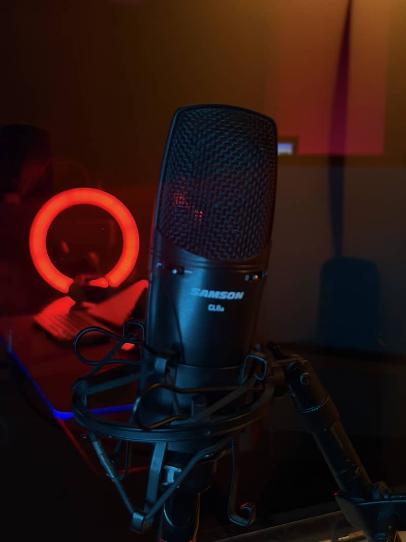 Samson CL8a Mic With Pop Filter And Shock Mount 3