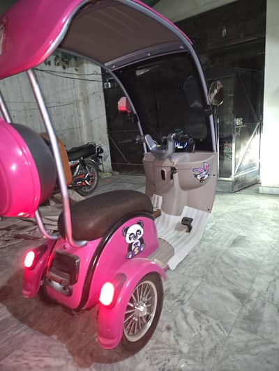 new electric scoter  10 days used  pink wraped proper