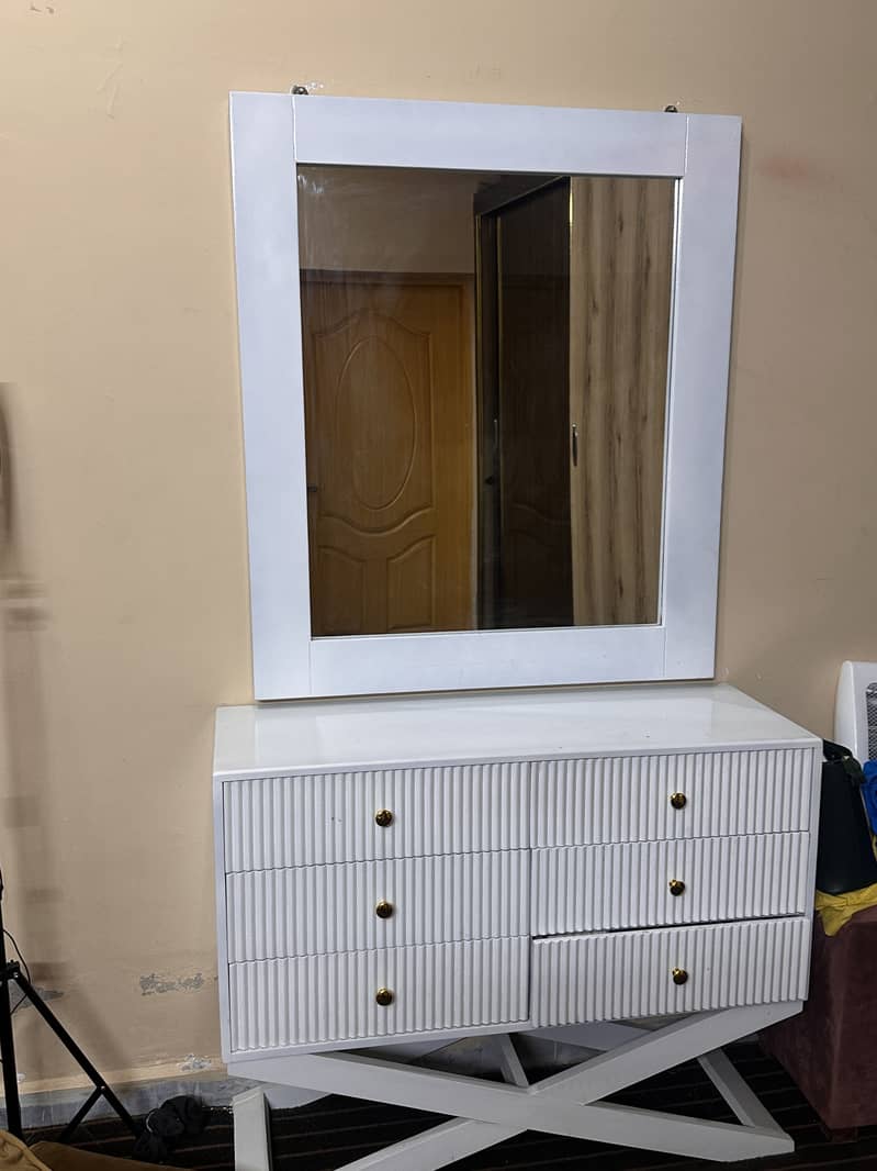 Dressing table and side tables 1