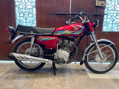 Honda Cg 125 2018 Red Colour (RARE BIKE) . . .