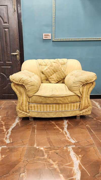5 seater used sofa in good condition