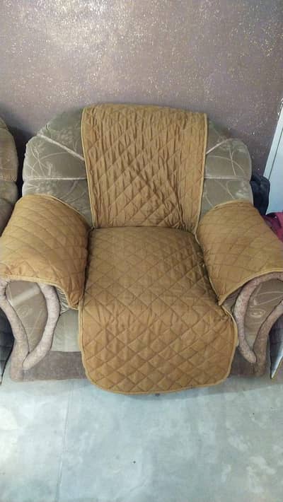 7 seater sofa in a good condition for sale in garden town Multan.