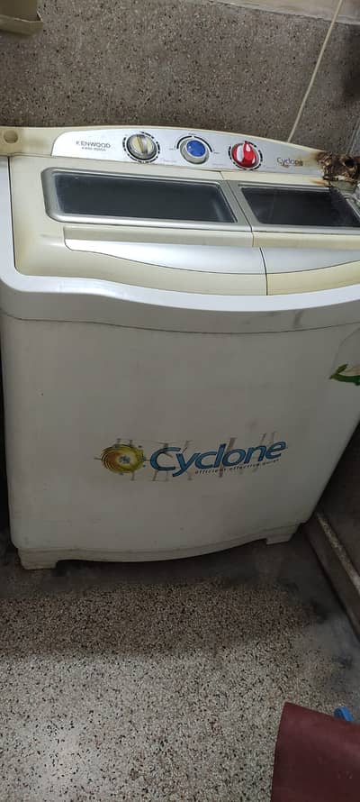 Kenwood KWM-950SA Branded Semi automatic washing machine.