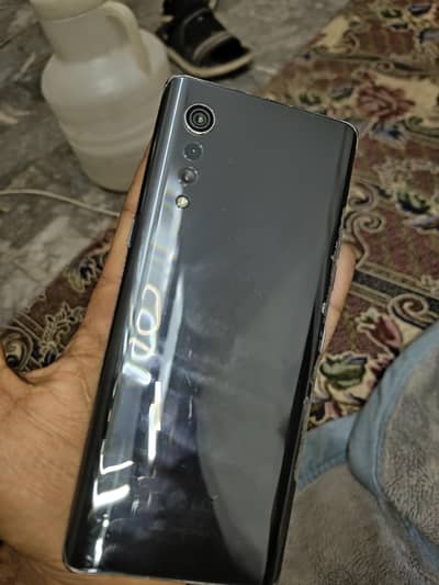 lg velvet  128 non pta. (2 exchange possible)