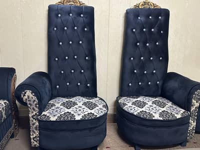 10/10 condition 7 seater sofa set and back curtains