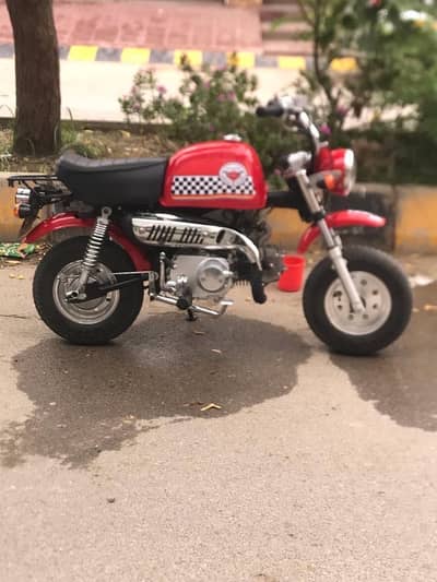 110 hai bohot pyari bike hai or smooth hai