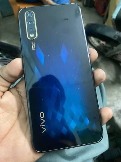VIVO S1    4/128