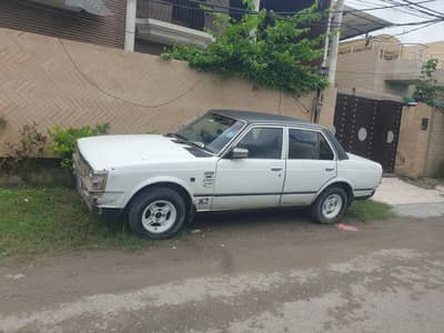 TOYOTA CORONA