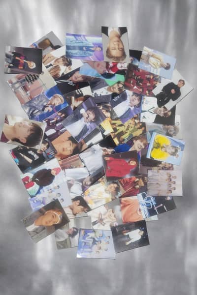 “Aesthetic K-Pop Photo Card Collection” 
