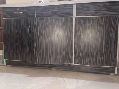 daraz hai sale karna hai js ko samaj ayi le jai akar