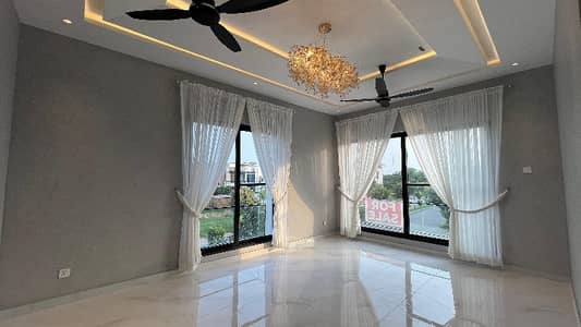 10 Marla Corner Designer Villa For Sale