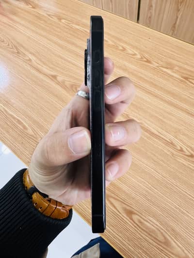 Iphone 16 pro 512 gb icloud lock battery. Health 100 percent