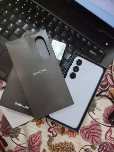 Samsung S25 (Factory Unlock / Just Box Open)