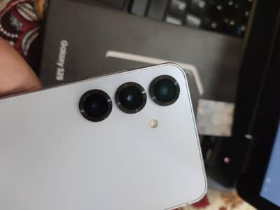 Samsung S25 non active full sim time available just box open