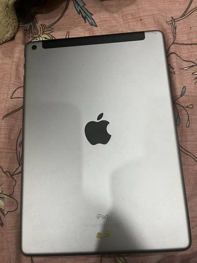 I pad 6th generation 32 gb just like brand new