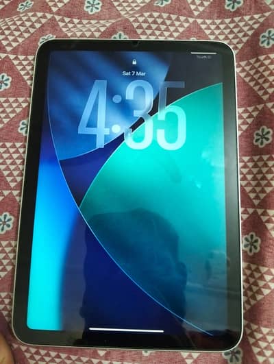 ipad mini 6 with box and cable