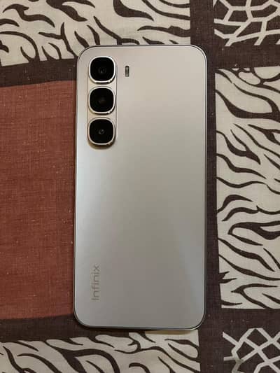 INFINIX HOT 60 PRO 10 BY 10  8/128