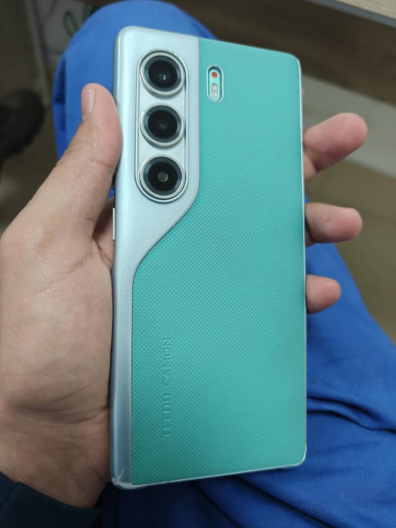 Techno Camon 40 pro 1
