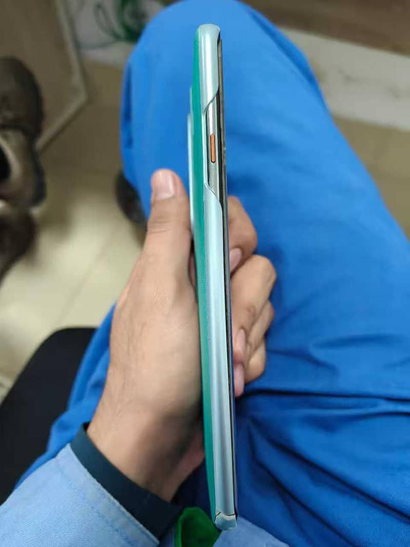 Techno Camon 40 pro 4