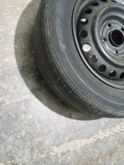 Honda civic rebon tyer available good condition