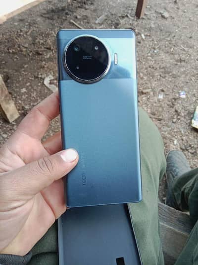 Tecno spark 20 pro plus