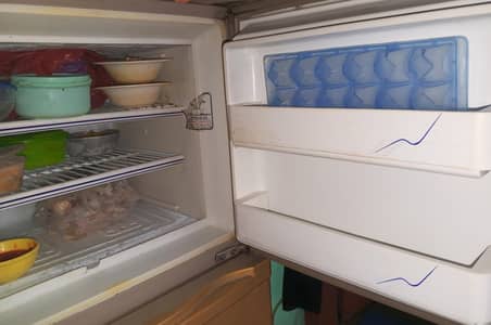 Dawlance company refrigerator for sale small size best condition