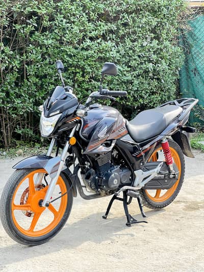 HONDA CB 150F. 2025 MODEL.