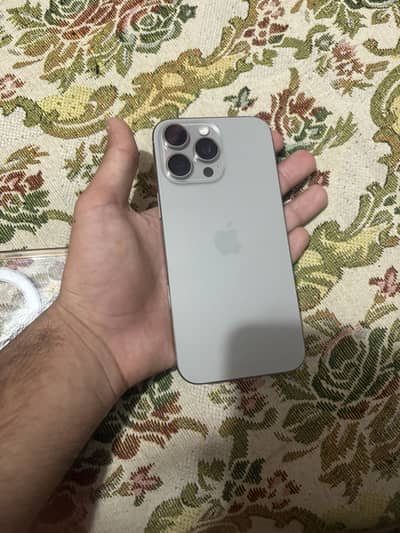 iPhone 16 promax natural titinium