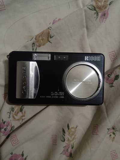 Ricoh Caplio R2 Vintage Digital Camera for aesthetic pictures