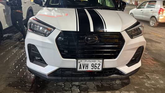 Daihatsu rockey perlwhite colour 20.25