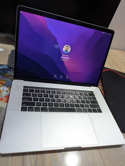 Macbook pro 2017 16GB 1TB