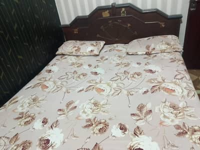 Used Double bed for sale (Without metres)
