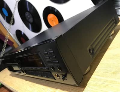 Pioneer S-303 Bookshelf Speakers & Pioneer PD-M602 Six CD Changer CDP