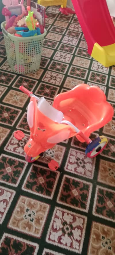 Kuch din use ki hai bachy ny