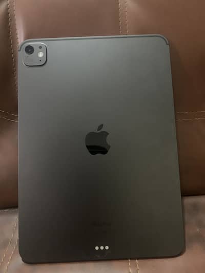 iPad m4
