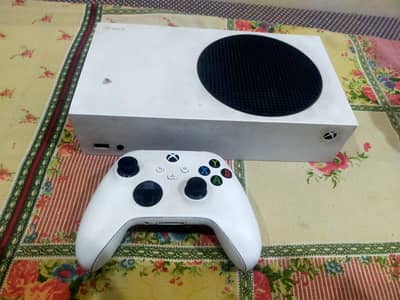 XBOX Series S for sale (used) with box