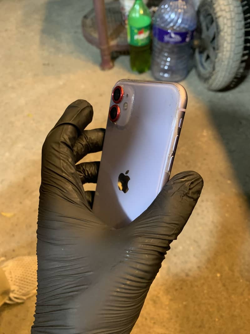 IPHONE 11 3
