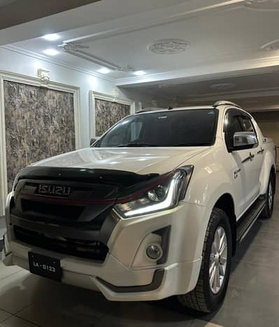isuzu d max full option V Cross brand new zero Drive fst Owner