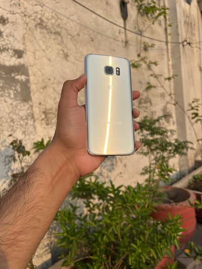 Samsung S7 edge 4gb 32gb Non pta. only dots and minor shade. beautiful