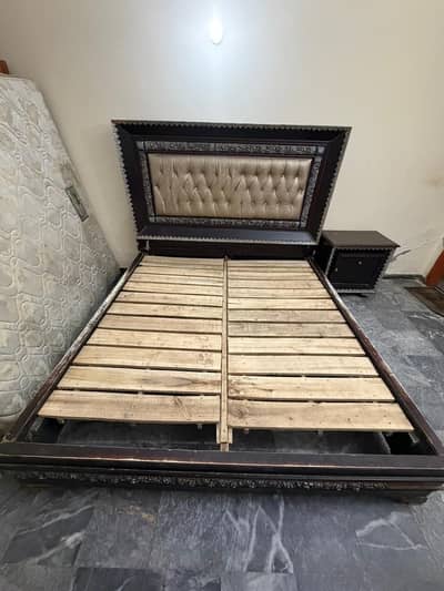 Wooden Double Bed For Sale – Strong – Good Condition – Lahore Cantt