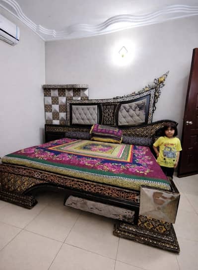 Luxury 4 Pcs Bedroom & Showcase Furniture Set – Good Condition